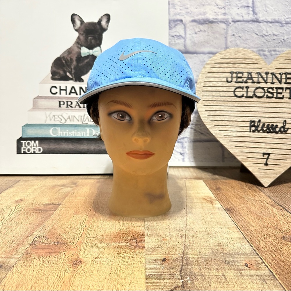 Nike Featherlight Run Logo Performance Adjustable… - image 3